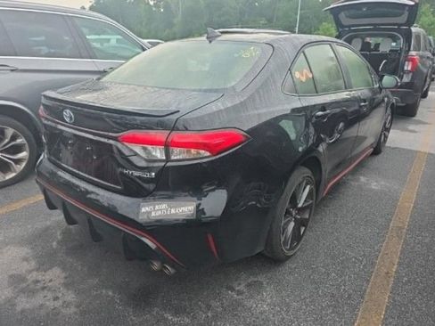 Used 2023 Toyota Corolla SE FWD image 3