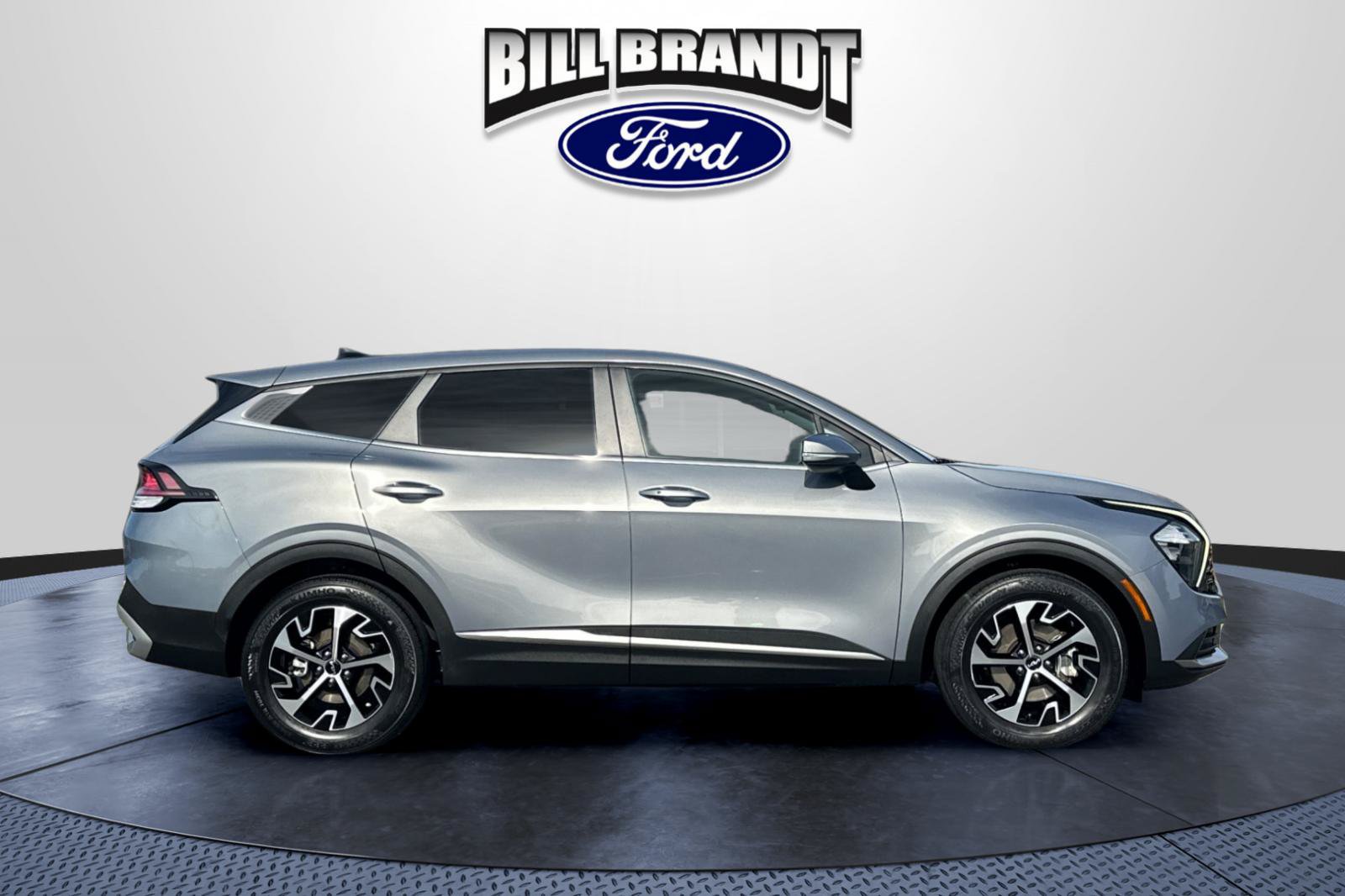 Used 2023 Kia Sportage EX FWD image 2