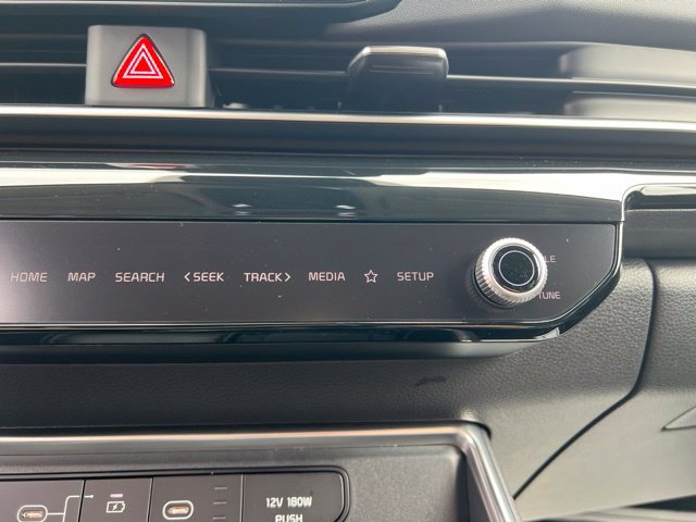 Certified 2026 Kia Carnival SX Prestige FWD image 25