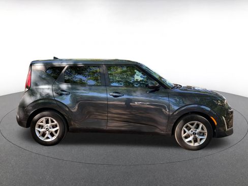 Used 2025 Kia Soul LX w/ LX Technology Package image 8