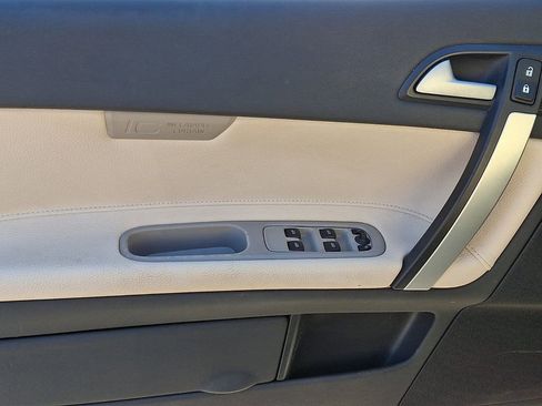 Used 2013 Volvo C70 T5 image 12