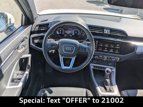 Used 2025 Audi Q3 2.0T Premium w/ Convenience Package image 16