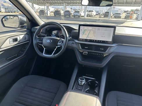 Used 2025 Ford Explorer ST-Line w/ ST-Line Street Pack image 21