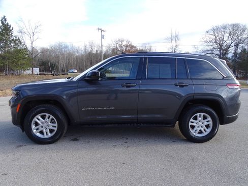 Used 2023 Jeep Grand Cherokee Laredo image 7