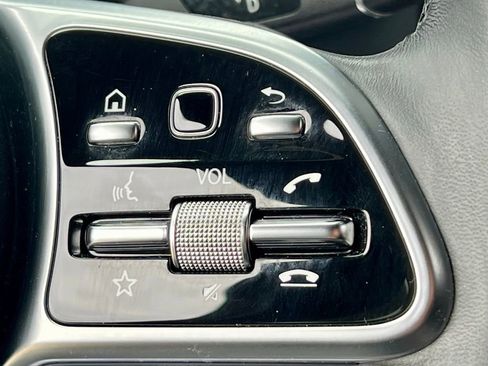 Certified 2022 Mercedes-Benz GLC 300 4MATIC image 33