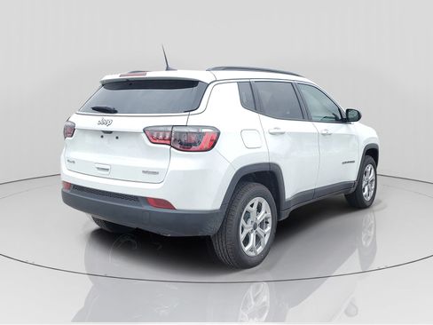 New 2026 Jeep Compass Latitude image 4