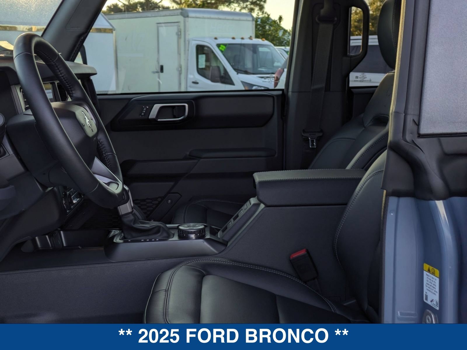 Used 2025 Ford Bronco Badlands AWD/4WD image 43