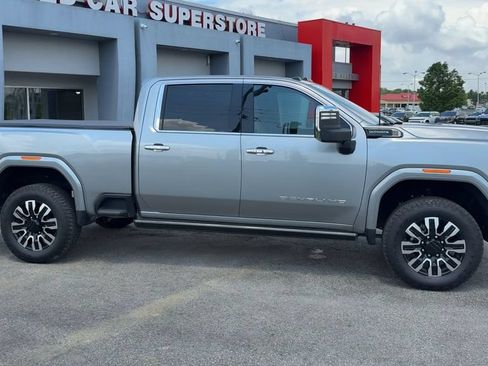Used 2025 GMC Sierra 2500 Denali Ultimate AWD/4WD image 8