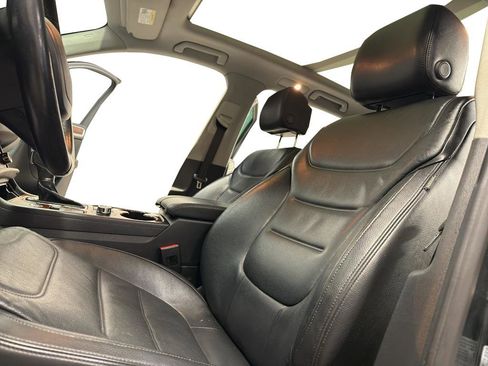 Used 2014 Volkswagen Touareg TDI image 12