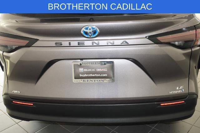 Used 2024 Toyota Sienna LE AWD/4WD image 15