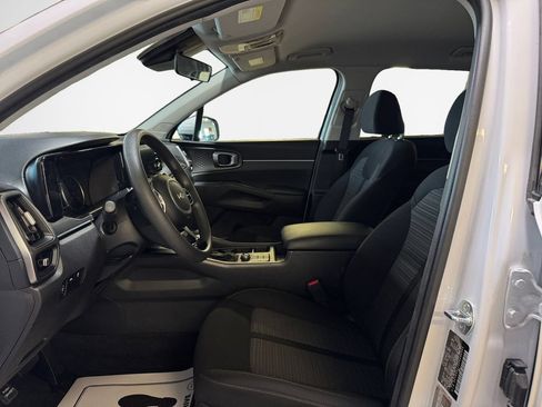 Certified 2023 Kia Sorento LX AWD/4WD image 12