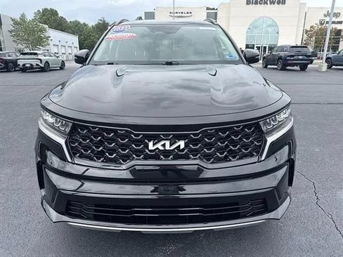 Certified 2022 Kia Sorento S FWD image 2