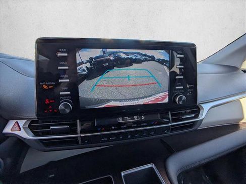 Used 2024 Toyota Sienna XLE image 22