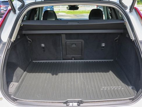 Used 2023 Volvo XC60 B5 Plus w/ Climate Package image 9