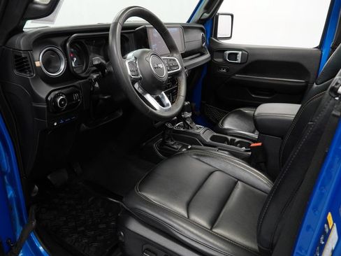 Certified 2024 Jeep Wrangler Unlimited Sahara w/ Technology Group AWD/4WD image 22