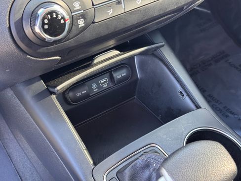 Used 2020 Kia Sorento LX image 36