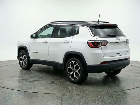 Used 2025 Jeep Compass Limited image 6