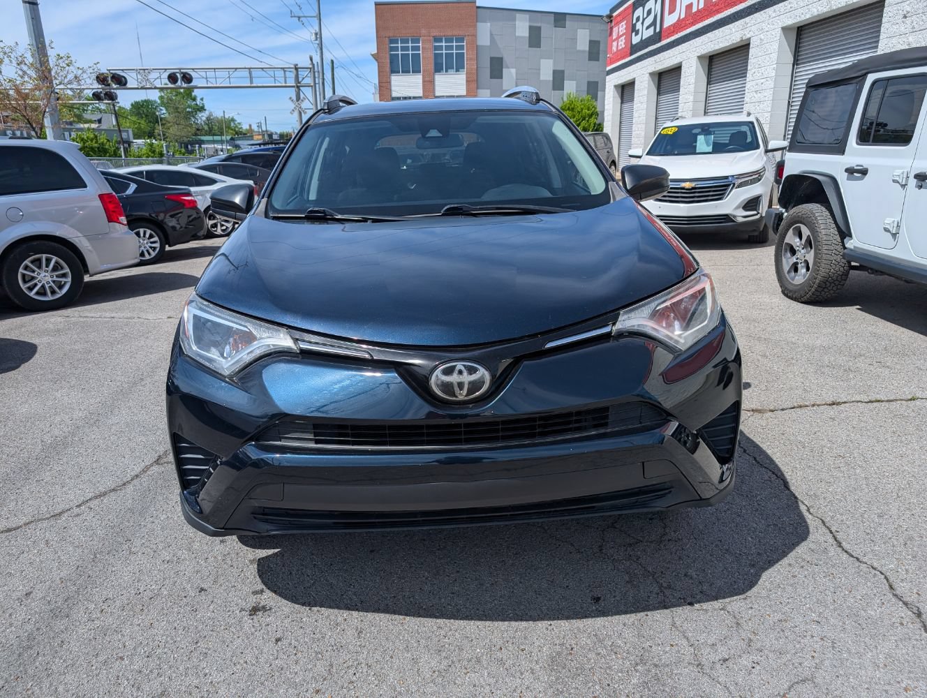 Used 2017 Toyota RAV4 LE FWD image 4