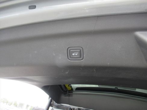 Used 2023 GMC Yukon Denali Ultimate image 36