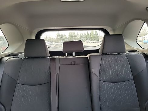Used 2019 Toyota RAV4 XLE w/ Convenience Package image 9
