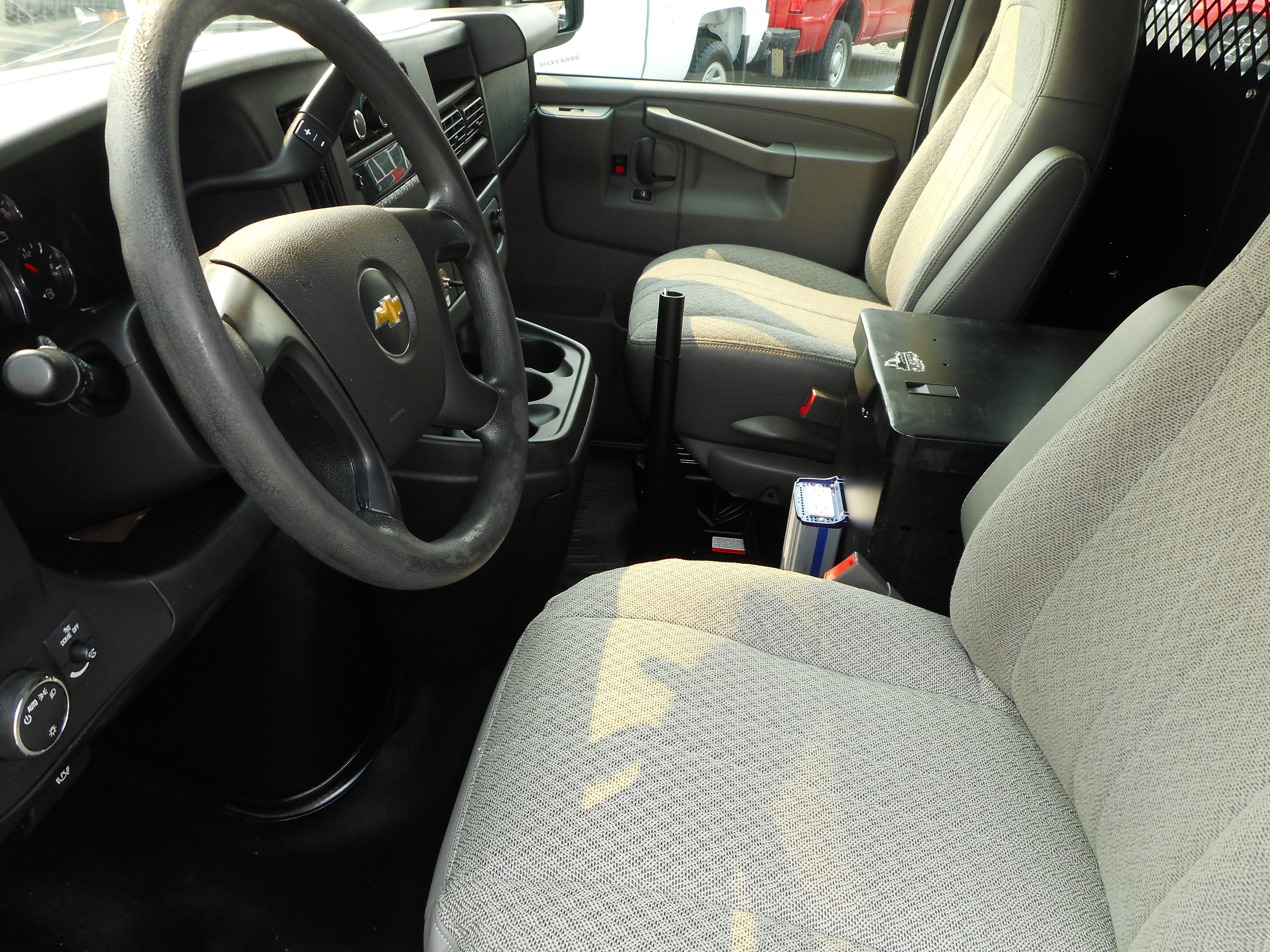 Used 2016 Chevrolet Express 2500 w/ Cold Climate Package RWD image 14