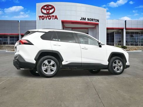 Used 2022 Toyota RAV4 XLE image 42
