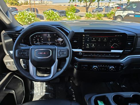 Used 2025 GMC Sierra 1500 SLT image 26