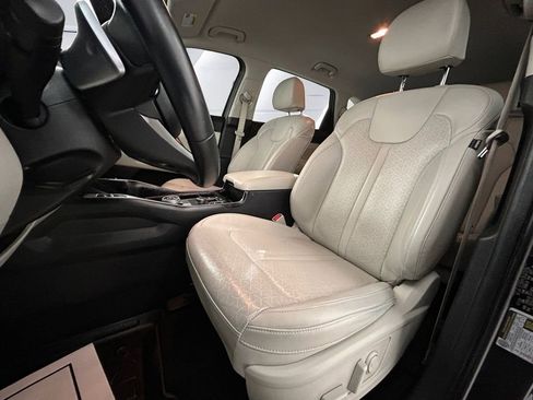 Used 2023 Kia Sorento EX image 8