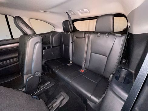 Used 2021 Toyota Highlander Platinum AWD/4WD image 24