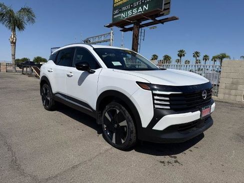 New 2026 Nissan Kicks SR w/ SR Premium Package FWD image 1