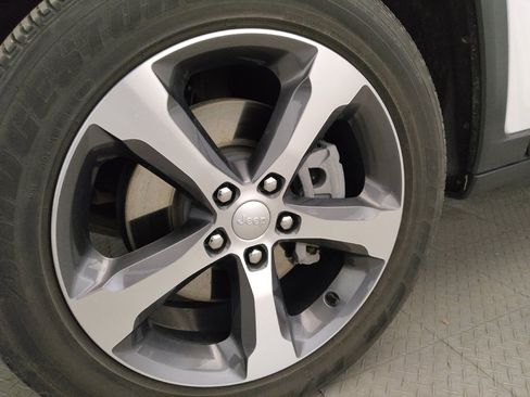 Used 2022 Jeep Grand Cherokee Limited 4xe image 31