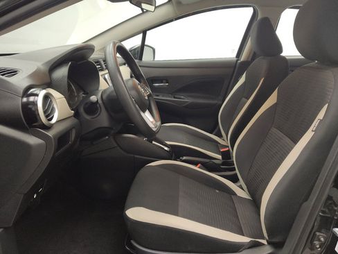 Used 2021 Nissan Versa SV FWD image 17