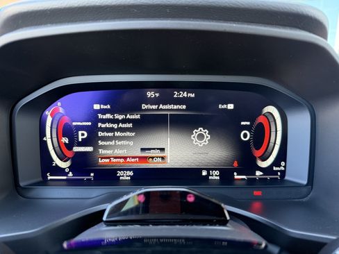 Used 2025 Nissan Rogue Platinum w/ Tech Package FWD image 18