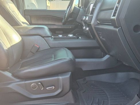 Used 2019 Ford Expedition Limited w/ Special Edition Package AWD/4WD image 30