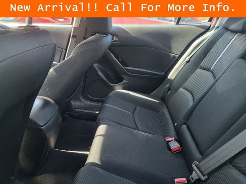 Used 2017 MAZDA MAZDA3 Sport w/ Preferred Equipment Package FWD image 11