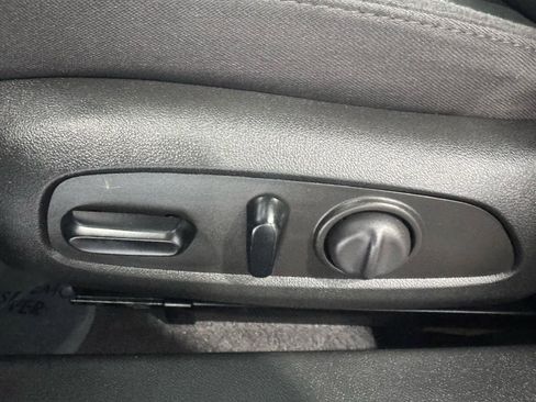 Used 2023 Chevrolet Malibu LT image 40