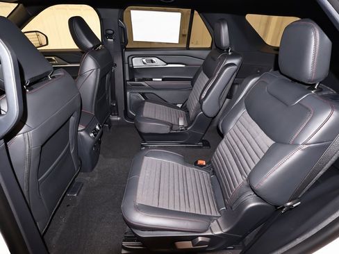 New 2026 Ford Explorer ST-Line w/ ST-Line Street Pack image 14