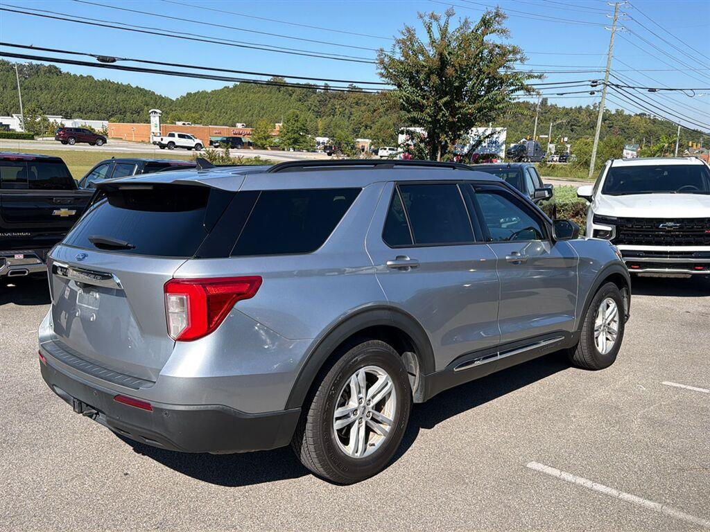 Used 2022 Ford Explorer XLT w/ Class IV Trailer Tow Package RWD image 3