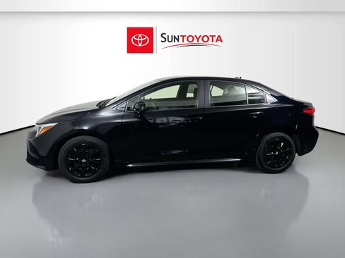 Used 2025 Toyota Corolla LE image 7