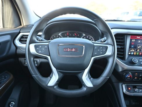 Used 2023 GMC Acadia SLE w/ Driver Convenience Package FWD image 10