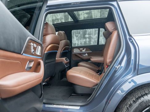 Used 2024 Mercedes-Benz GLS 450 4MATIC image 33