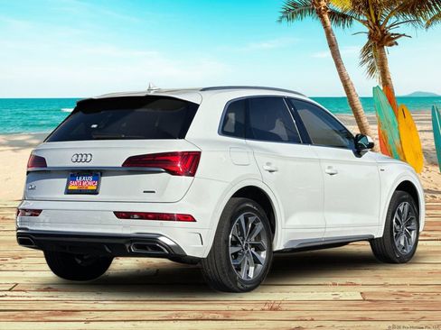 Used 2023 Audi Q5 2.0T Premium w/ Convenience Package image 6