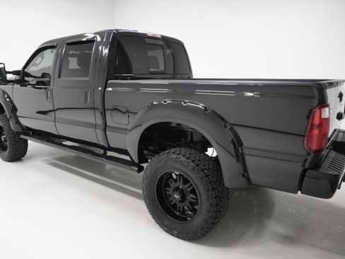 Used 2015 Ford F250 Lariat w/ Lariat Ultimate Package image 4