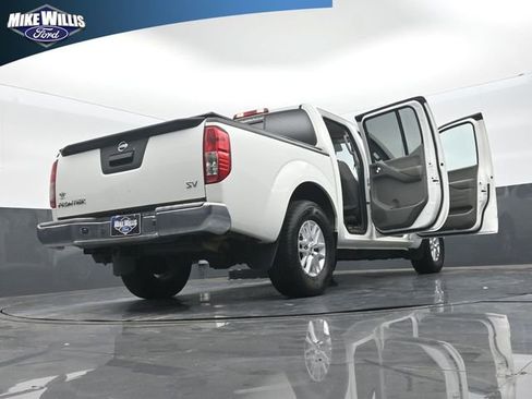 Used 2018 Nissan Frontier SV image 29