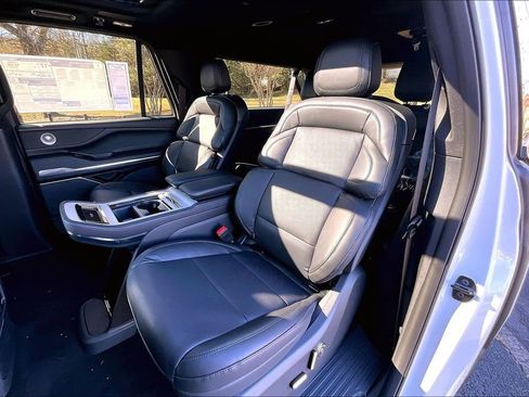 New 2025 Lincoln Navigator L Reserve w/ Jet Appearance Package AWD/4WD image 10