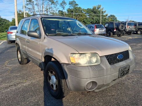 Used 2007 Ford Escape XLS FWD image 3