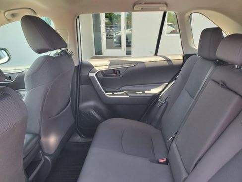 Used 2020 Toyota RAV4 LE FWD image 26