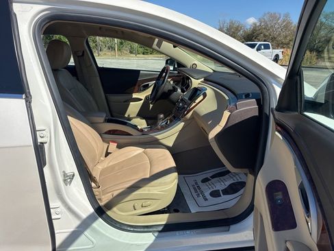 Used 2010 Buick LaCrosse CXS image 10