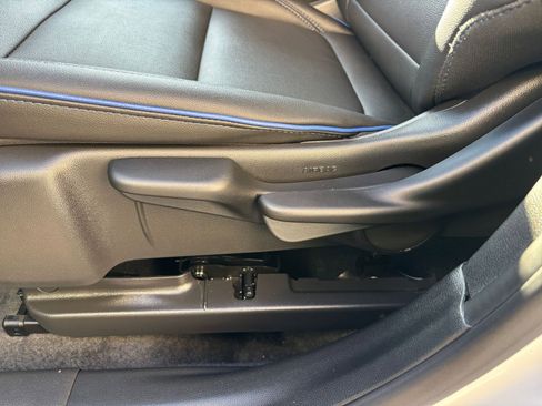 Used 2025 Buick Envista Sport Touring image 23