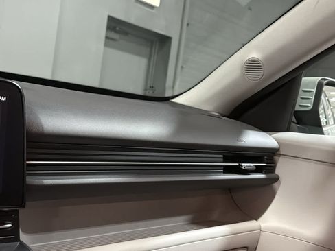 Used 2024 Hyundai Kona SEL FWD image 18